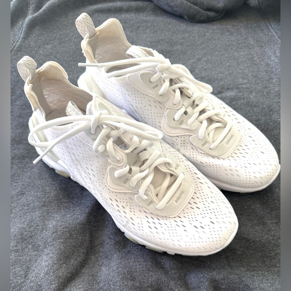 Men’s Nike React Vision Sneakers Size 8 white NWOT